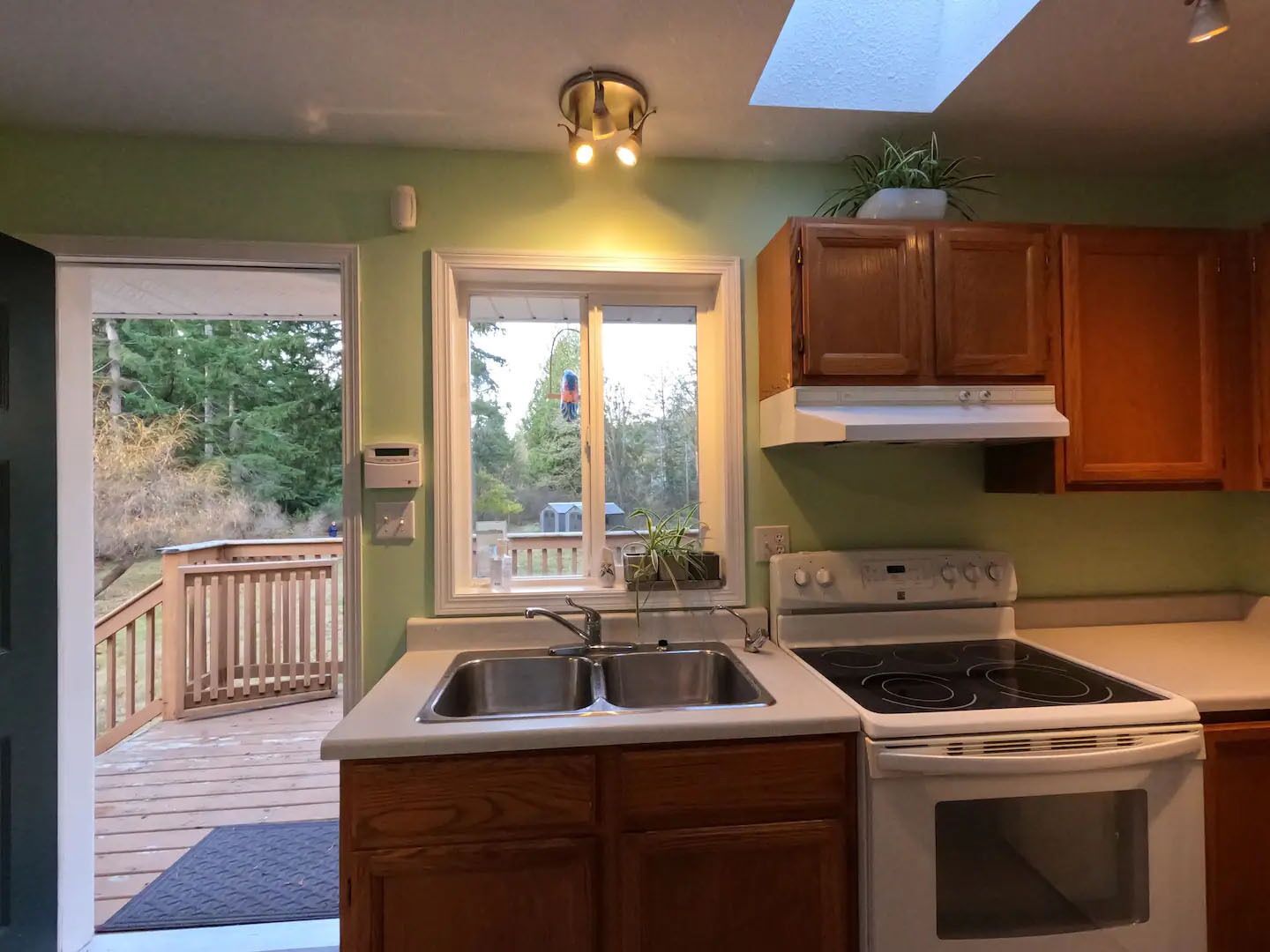 Cozy 2 bedroom close Duke Point Terminal Suite 2