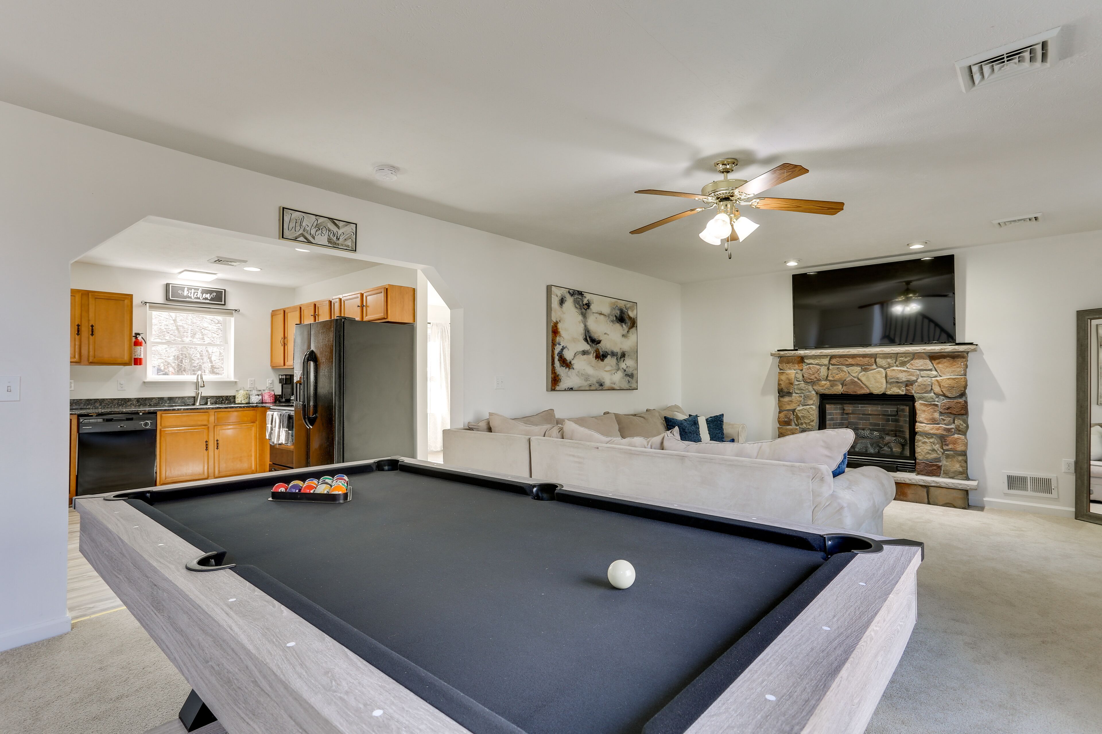 Pet-Friendly Pocono Vacation Rental w/ Lake Access