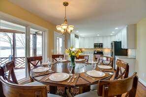 Dining - Smith Mountain Lake Getaway w/ Private Dock! (Moneta)