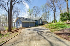 Exterior - Smith Mountain Lake Getaway w/ Private Dock! (Moneta)