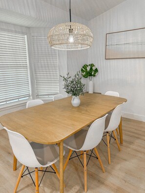 Dining - New! Beautiful Beach House, Venice (Venice)