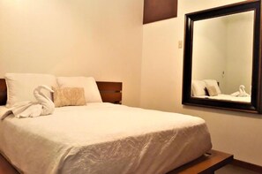 2 bedrooms, WiFi, bed sheets