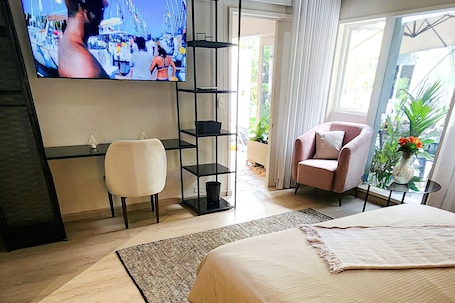 Decoración personalizada, muebles diferentes y escritorio