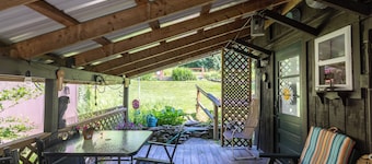 Cozy Cabin with an RV &Camper Hookup
Pet Friendly
Peaceful & Relaxing