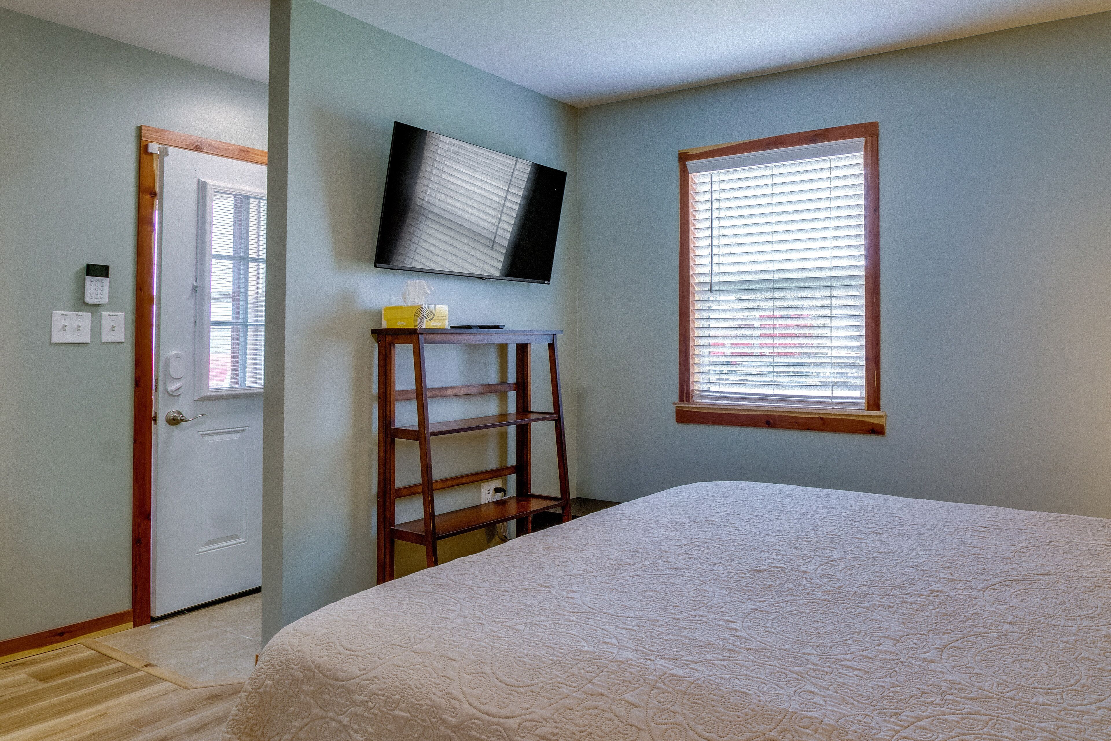 Cozy Mountain Home Studio 8 Mi to Bull Shoals Lake