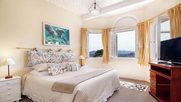 Rom – deluxe, fjellutsikt | Bad | Toalettartikler (inkludert), hårføner og håndklær