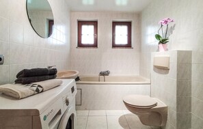 Ensemble douche/baignoire, sĂšche-cheveux