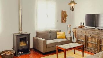 Télévision, cheminée