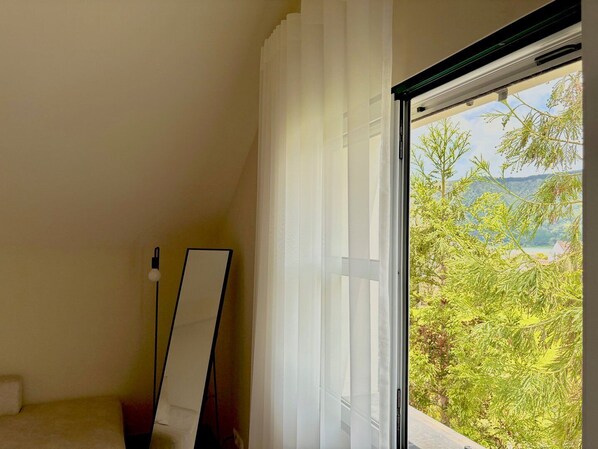 1 bedroom, iron/ironing board, Internet, bed sheets