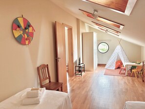 3 bedrooms, desk, iron/ironing board, Internet - Casa dos Avós - Garden & Lake II (Ponta Delgada)