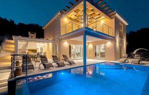 Pool - Beach front home in Vela Luka (Vela Luka)