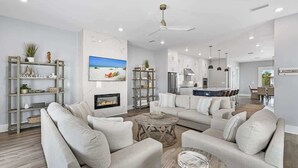 Living area - Luxury Beach House: Rooftop Jacuzzi & Family Fun (Inlet Beach)