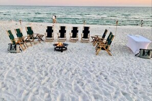 Una spiaggia nelle vicinanze