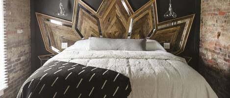 5 bedrooms, iron/ironing board, WiFi, bed sheets