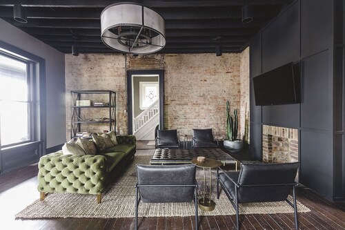 Industrial Modern House for Sleep + Play