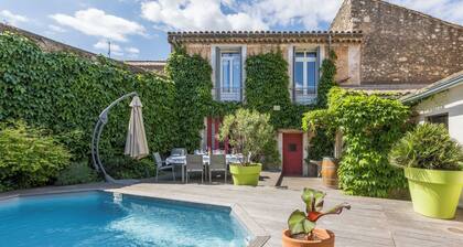 Experience an unforgettable vacation: cottage with  pool and nearby beaches!