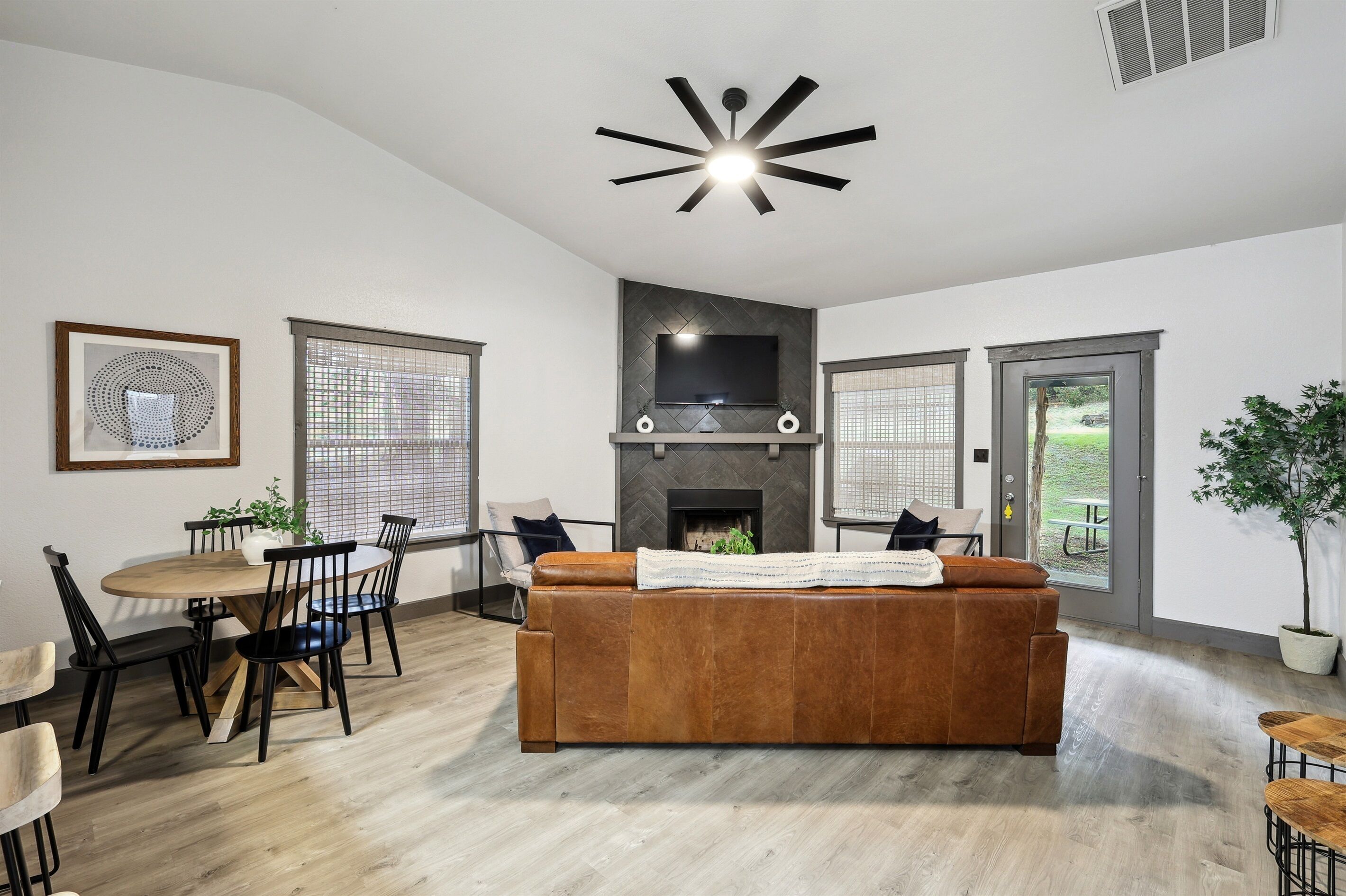 Cabin 15: The Lake Escape