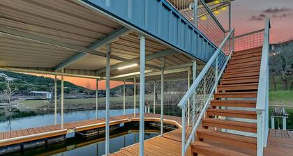 Lake Travis home with beautiful sunsets