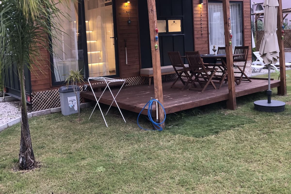 Business Bungalow