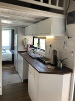 Business Bungalow | 2 bedrooms, individually furnished, desk, laptop workspace