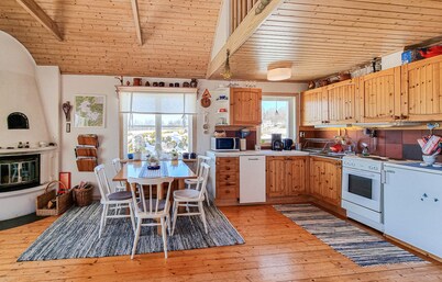Gorgeous home in Ljung with kitchen