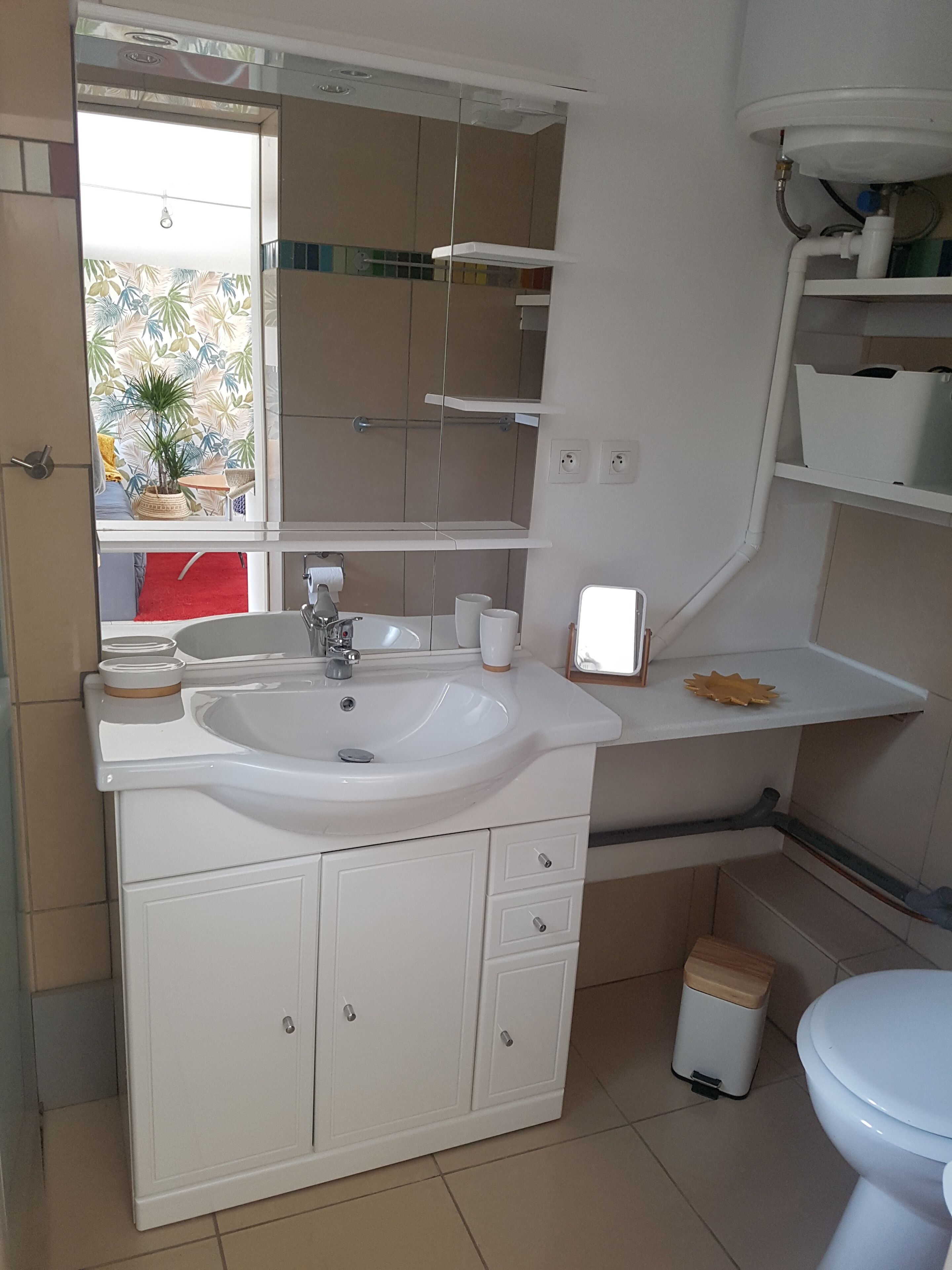 Studio 10 minutes from Lake Esparron