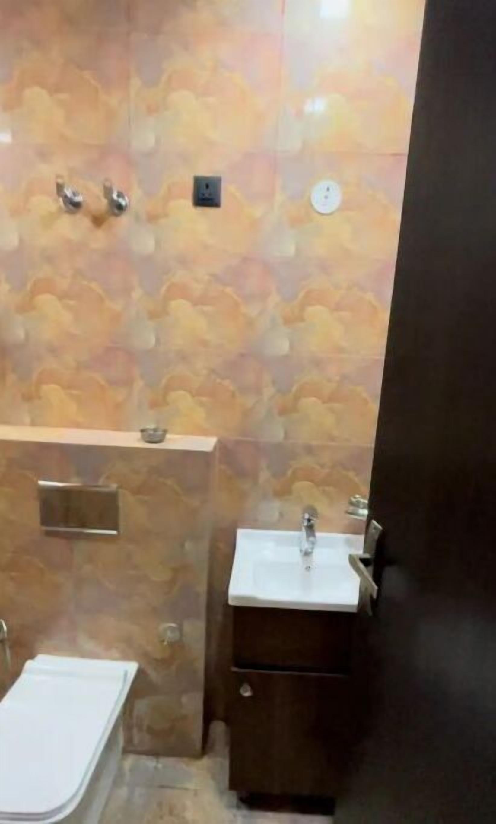 Babbu's Smart Residencies Pink Room