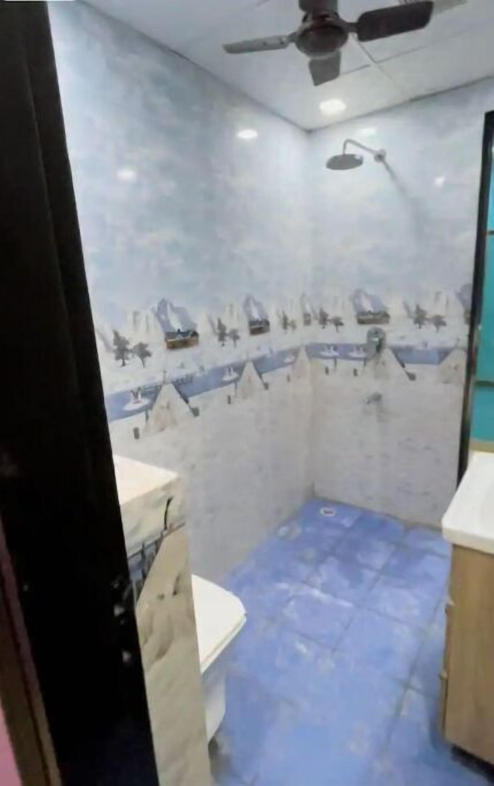 Babbu's Smart Residencies Blue Room