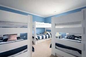 8 dormitorios, cuna de viaje, wifi y ropa de cama