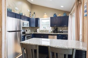 Fridge, microwave, oven, stovetop - Less than 5min Walk to Beach with Pool, Fire Pit (Corolla)