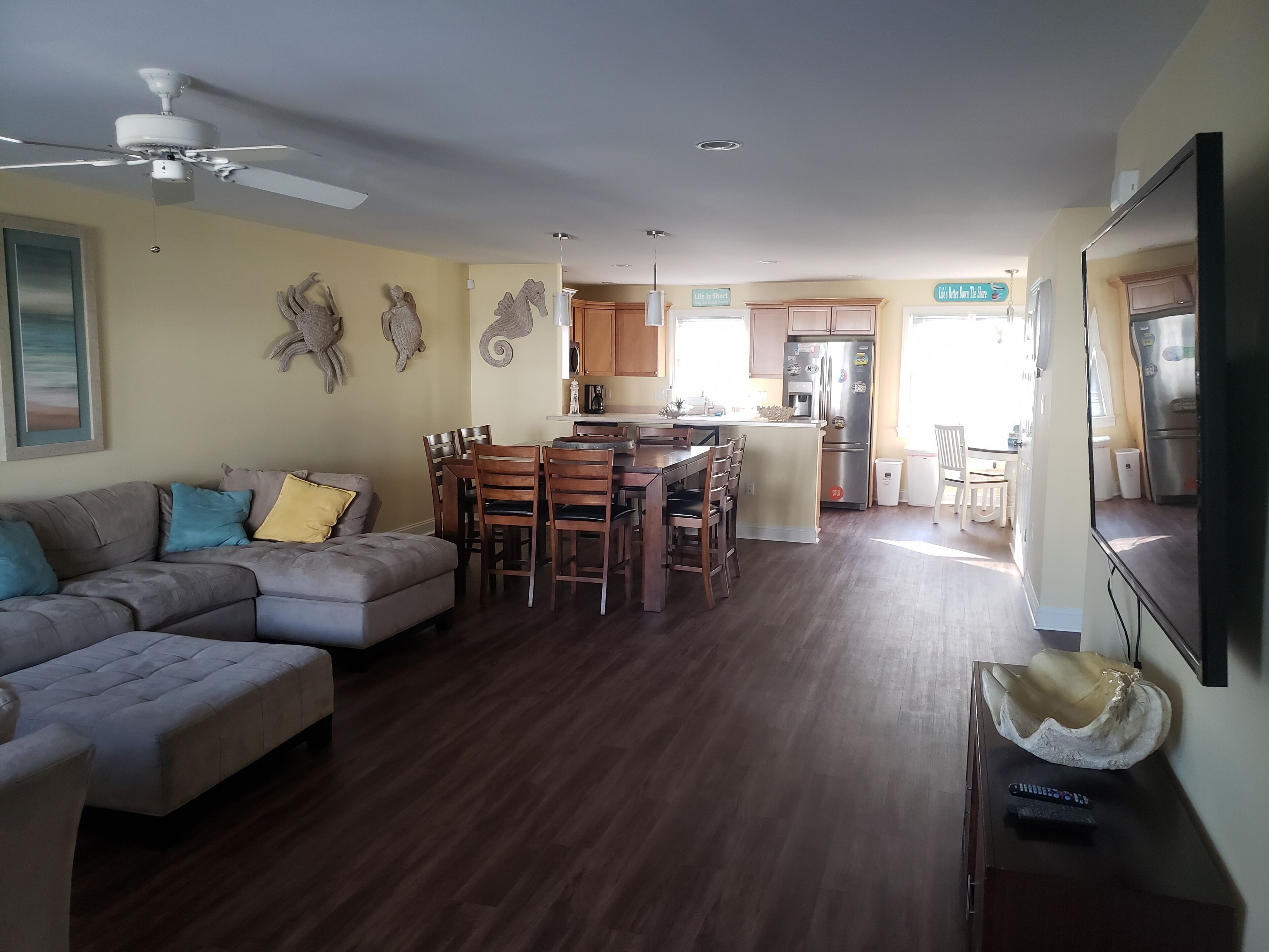 GORGEOUS   Townhouse 1 Blk to Beach/ Boards !!!