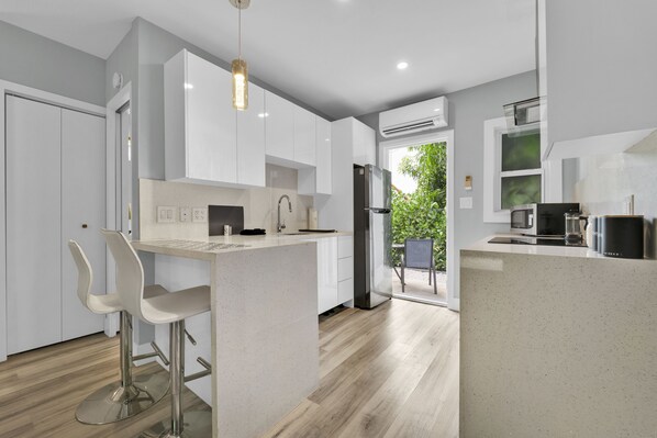 冰箱、微波炉、炉灶、茶具/咖啡用具