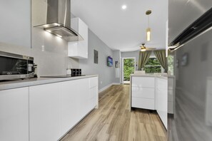 冰箱、微波炉、炉灶、茶具/咖啡用具