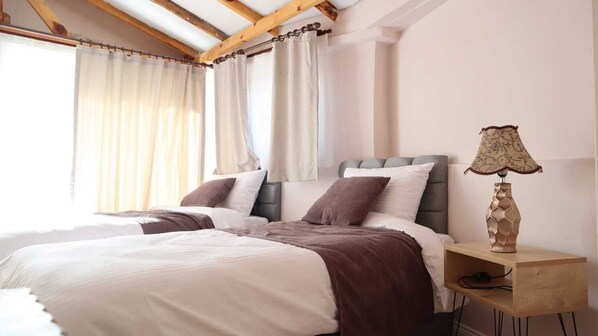 2 bedrooms, desk, free WiFi, bed sheets