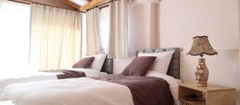 Cozy Duplex Next to Green Mosque