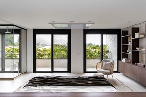 5 bedrooms, WiFi, bed sheets