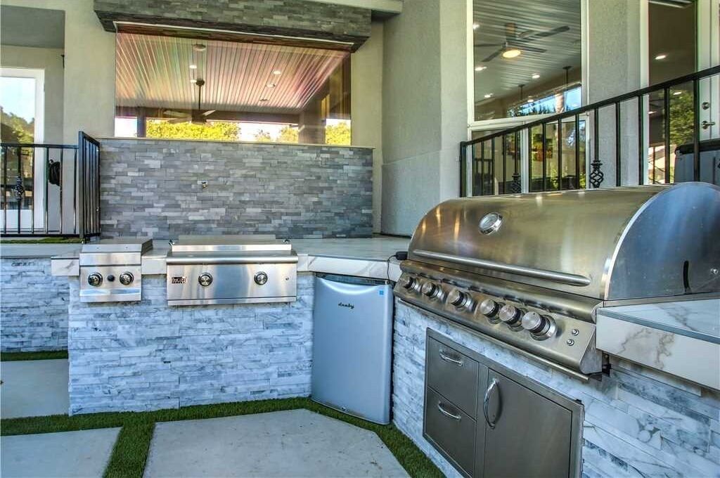 Luxurious desert Oasis