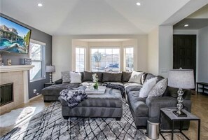 Smart TV, fireplace, ping pong