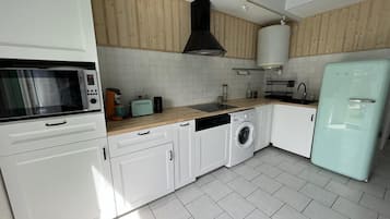 Réfrigérateur, grille-pain