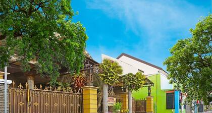 Spot On 91551 Gwen Syariah Homestay