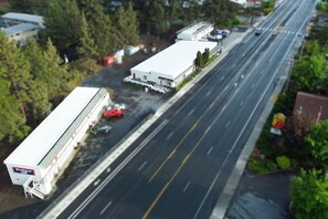 الإطلالة من المنشأة