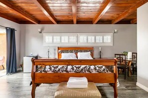 1 makuuhuone, työpöytä, silitysrauta/-lauta, ilmainen Wi-Fi