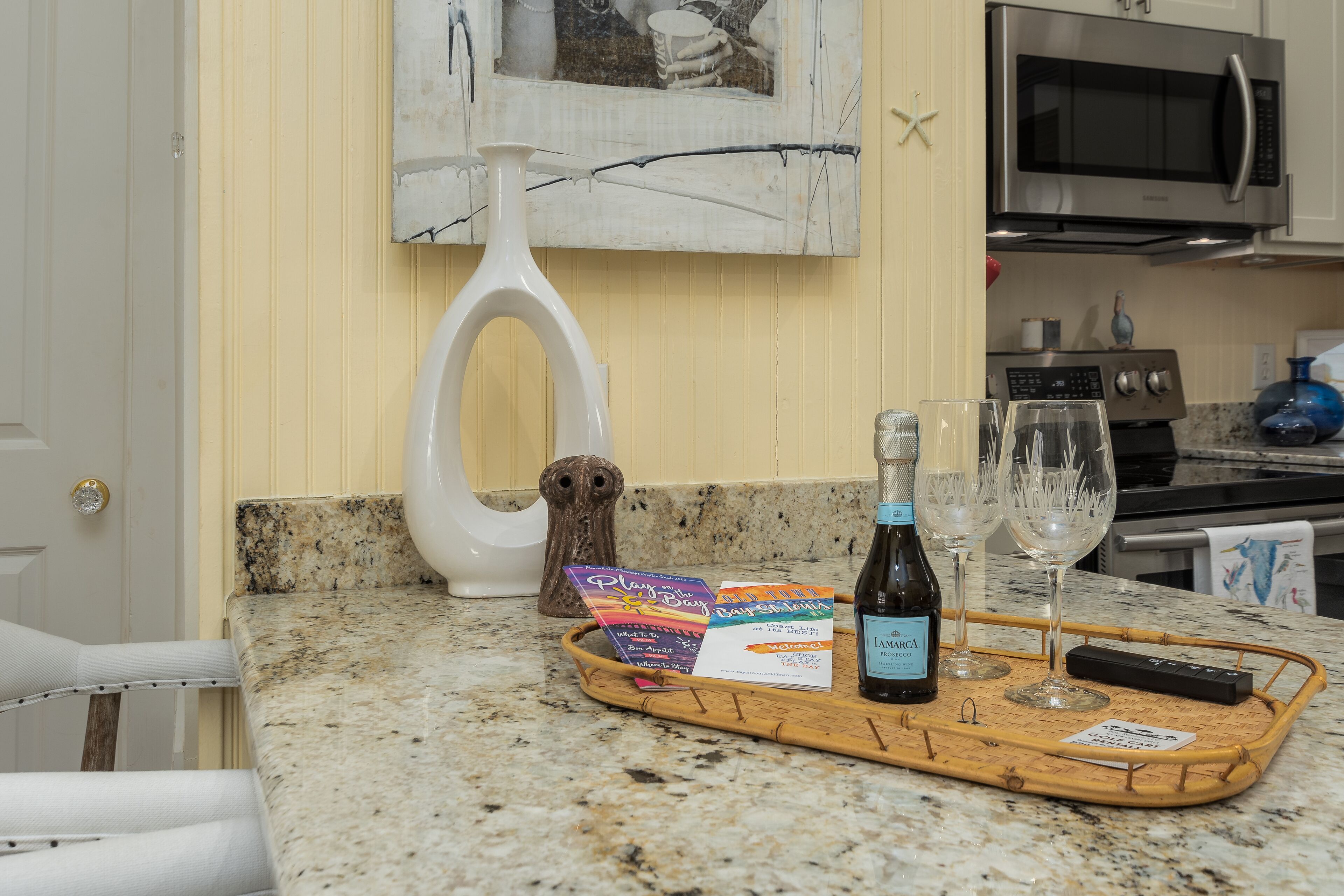 Bay St. Louis Cottage located less than a mile from Downtown!!!