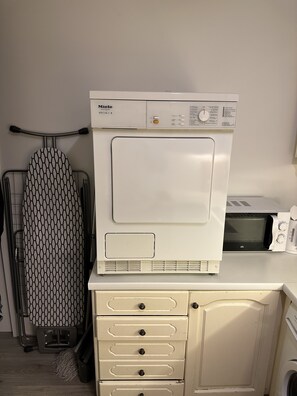 Refrigerador y microondas
