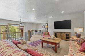 TV, fireplace, offices