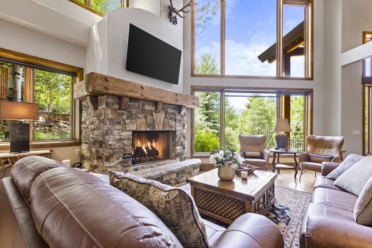 TV, fireplace, offices