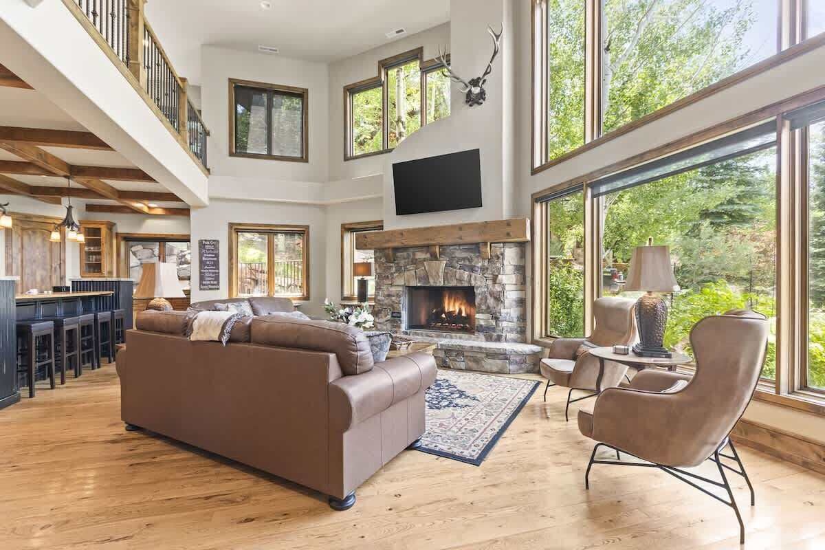 TV, fireplace, offices