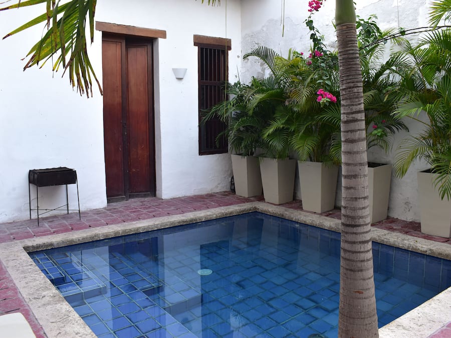 Kolam renang outdoor