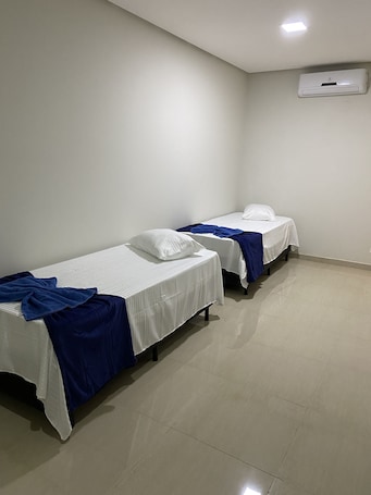 Wi-Fi de cortesia, roupa de cama