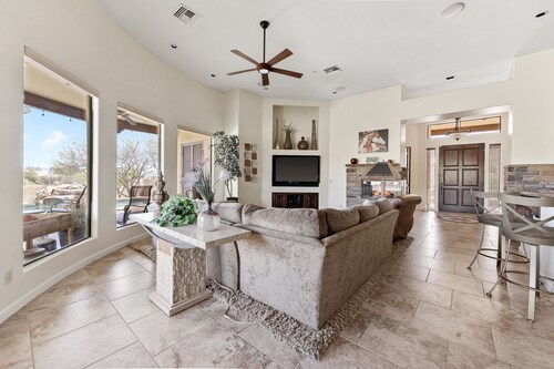 The Genoa House ~ Oasis in the Hills